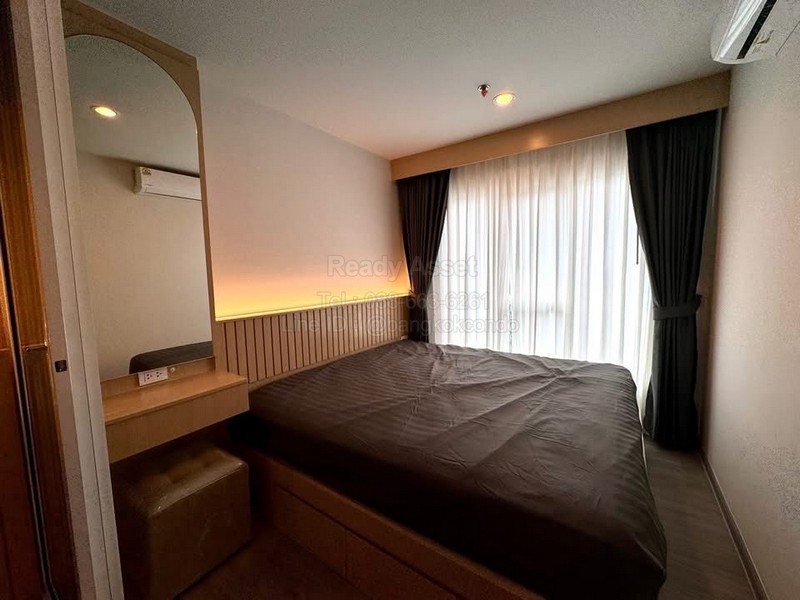 รหัสทรัพย์ : CR6901-0021คอนโด รีเจ้นท์โฮม บางนา / Regent Home Bangnaรายละเอียดห้องขนาดห้อง 28 ตร.ม. ชั้น 26 ตึก D1 ห้องนอน 1 ห้องน้ำ 1 ห้องครัวมี Digital Door Lockเฟอร์นิเจอร์+เครื่องใช้ไฟฟ้า- ทีวี 55 นิ้ว- ตู้เย็น 2 ประตู- แอร์ 2 เครื่อง- ไมโครเวฟ- เครื่องทำน้ำอุ่น- เครื่องซักผ้า - ชุดชั้นวางทีวีขนาดใหญ่ และตู้เก็บของ- ตู้ใส่รองเท้า- โต๊ะกินข้าว - ตู้เสื้อผ้า- โซฟาแบบปรับนอน- เตียง + ที่นอน 6 ฟุตค่าเช่า 13,000 บาท/�