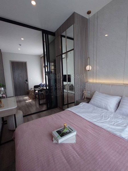 รหัสทรัพย์ : CR6901-0019คอนโด ไนท์บริดจ์ ไพร์ม อ่อนนุช / Knightsbridge Prime Onnutรายละเอียดห้องห้องมุม ขนาดห้อง 32 ตร.ม. ชั้น 361 ห้องนอน 1 ห้องน้ำ เฟอร์นิเจอร์+เครื่องใช้ไฟฟ้า- ทีวี - ตู้เย็น- แอร์ - ไมโครเวฟ- เตาไฟฟ้า พร้อม Hood- เครื่องทำน้ำอุ่น- เครื่องซักผ้า - โต๊ะกินข้าว - โต๊ะเครื่องแป้ง- ตู้เสื้อผ้า- โซฟา- เตียง + ที่นอนค่าเช่า 24,000 บาท/เดือน- ชำระค่ามัดจำ 2 เดือน- ชำระค่าเช่าล่วงหน้า 1 เดือน- ระยะเว