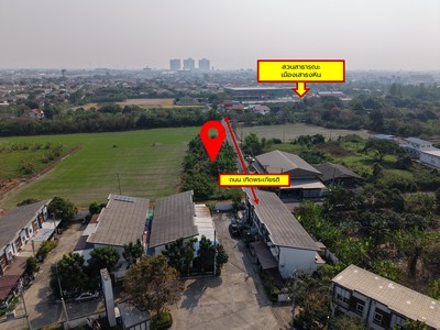 โอกาสสำหรับอนาคต! ขายที่ดินเปล่า ถมแล้ว 2 งาน ใจกลางชุมชน บางใหญ่ซิตี้ ติดถนนคอนกรีต ใกล้สวนสาธารณะเสาธงหินสร้างใหม่ ราคาต่ำกว่าตลาด เหมาะพัฒนาเป็นคาเฟ่ ร้านค้า ในอนาคต โซนบางใหญ่ นนทบุรี รีบจับจองด่วน!!.ที่ตั้ง: ถนนเทิดพระเกียรติ (เทศบาลเสาธงหิน) ต.เสาธงหิน อ.บางใหญ่ จ.นนทบุรี.รายละเอียด- เนื้อที่ 2 งาน (200 ตารางวา)- แปลงสี่เหลี่ยม กว้าง 16 เมตร ยาว (ติดถนน) 50 เมตร ผั�