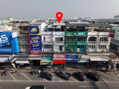 หายากโคตร! อาคารพาณิชย์ บางใหญ่ซิตี้ ถนนเมน ห่างจากถนนกาญจนา เพียง 350 เมตร 18 ตารางวา 3 ชั้นครึ่ง มีดาดฟ้า ตรงข้ามเซ็นทรัลเวสเกต ทำเลค้าขายใหม่ ผังเมืองแดง บางใหญ่ นนทบุรี.ที่อยู่: ถนนเมน บางใหญ่ซิตี้ ต.เสาธงหิน อ.บางใหญ่ จ.นนทบุรี.รายละเอียด  - เนื้อที่ 18 ตรว.  พื้นที่ใช้สอยประมาณ 250 ตร.ม.- หน้ากว้าง 4 เมตร ลึก 18 เมตร ตึกสูง 3.5 ชั้น - จอดรถหน้าตึกได้- ติดถนนเมน บางใหญ่ซิตี้ ห