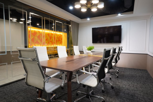 ออฟฟิศตกแต่งพร้อมใช้ พญาไท ราชเทวี  อาคารซีพีทาวเวอร์ 3  มีพนักงาน 1 ท่านขึ้นไป  ใกล้ทางด่วน บีทีเอส พญาไท โทร 025125909,  084-543-4833 ดูข้อมูลอาคารอื่นที่ www.irentoffice.com ยินดีรับฝากขาย-เช่าสำนักงาน- รองรับพนักงานตั้งแต่ 1 ท่านขึ้นไป อัตราค่าเช่าประมาณ 7,000 บาท ขึ้นไป- มีอุปกรณ์สำนักงานครบทั้งโต๊ะ เก้าอี้ ตู้เก็บเอกสาร พร้อมใช้- ระบบอินเตอร์เน็ต และ wifi ตลอดระยะเวลาทำงาน- มีพนักงานต้อน