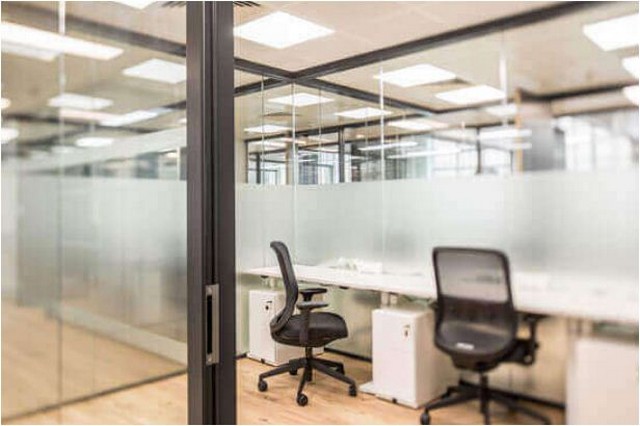 ออฟฟิศตกแต่งพร้อมใช้ จตุจักร พหลโยธิน  อาคารพหลโยธิน19 มีพนักงาน 1 ท่านขึ้นไป  จตุจักร ใกล้ทางด่วน ติดบีทีเอส ห้าแยกลาดพร้าว โทร 025125909,  084-543-4833 ดูข้อมูลอาคารอื่นที่ www.irentoffice.com ยินดีรับฝากขาย-เช่าสำนักงาน- รองรับพนักงานตั้งแต่ 1 ท่านขึ้นไป อัตราค่าเช่าประมาณ 8,000 บาท ขึ้นไป- มีอุปกรณ์สำนักงานครบทั้งโต๊ะ เก้าอี้ ตู้เก็บเอกสาร พร้อมใช้- ระบบอินเตอร์เน็ต และ wifi ตลอดระยะเวลา�