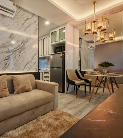 ให้เช่า 15,00/เดือน* สุพนิช คอนโด : Suphanich Condoตรงข้ามสถานีรถไฟ เชียงใหม่ อยู่ก็สบาย ถ่ายรูปก็สวย คอนโดมีสระว่ายน้ำ .ขนาด 38 ตร.ม 1 ห้องนอน 1 ห้องน้ำ ชั้น 4 พร้อมระเบียงห้องครัว ห้องนั่งเล่น เฟอร์ครบ พร้อมอยู่.ทำเลดีมาก เข้าถึงง่าย อยู่ตรงข้ามสถานีรถไฟ ใกล้สิ่งอำนวยความสะดวก เดินไป 7-11, ร้านอาหาร ร้านกาแฟ เดินได้เลย.* คอนโดที่จอดรถเพียบ มีที่ชาร์จรถEV * มีสระว่ายน้ำ* นิติ ส่วนก�