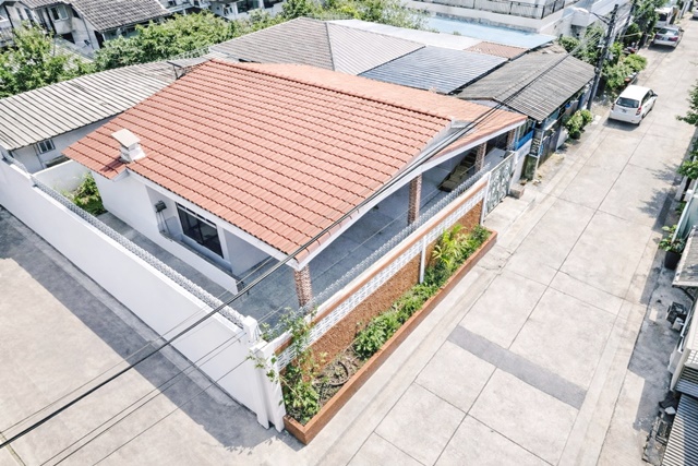  ม.เกษตร 1.22กม.5นอน 2 แอร์ BTSเสนานิคม 1.02กม.ให้เช่าบ้านชั้นเดียว รัชดา พหลโยธิน34 40ตรว. 160ตรม. 18,998B-M เมเจอร์  รัชโยธิน 1.44กม.  ทำเลดี กว้างขวาง  2น้ำ 1จอดรถ 2แอร์ สะดวก เข้า-ออกได้หลายทาง เซ็นทรัล ลาดพร้าว5bed 2A/C BTS Senanikom 1.02km. Kasetsart University 1.22km. One-story house for rent Ratchada Phahonyothin34 40sq.wa. 160sq.m. 18,998B-M Major Ratchayothin 1.44 km. good location spacious 2bath 1parking convenient can enter and exit in many ways Central LatPhrao.ประเสริฐมนูกิจ ลาดพร้าว งามวงศ์วาน เสนานิคม รัชดา พหลโยธิน34 แขวงเสนานิคม เขตจตุจั�