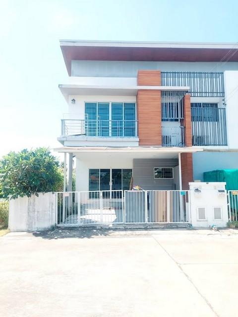 ขายทาวน์เฮ้าส์ 2 ชั้นหลังมุม ถนนเมน โครงการ เนอวานา คลัสเตอร์ รามคำแหง NIRVANA CLUSTER รามคำแหง-ราษฏร์พัฒนา ซอยรามคำแหง160 (ซอยมิสทีน )