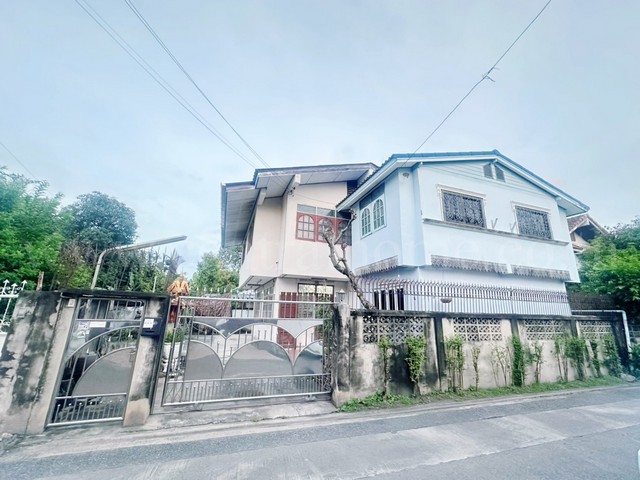 รหัสทรัพย์&nbsp;: N0756บ้านเดี่ยว ซอยพิบูลสงคราม 22 (ซอยวัดกำแพง) อำเภอเมืองนนทบุรี ราคาถูกที่ตั้ง :&nbsp;&nbsp;ซอยพิบูลสงคราม 22 แยก 4&nbsp;ตำบลตลาดขวัญ อำเภอเมืองนนทบุรี จังหวัดนนทบุรี 11000รายละเอียดทรัพย์&nbsp;- บ้านเดี่ยว 2 ชั้น&nbsp;ที่ดิน ขนาด 53 ตารางวา พื้นที่ใช้สอย&nbsp;250 ตารางเมตร- 4 ห้องนอน,&nbsp;3 ห้องน้ำ, 1 ห้องรับแขก, 1 ห้องครัว,&nbsp;3 ที่จอดรถ- เข้าออกได้หลายทาง ทั้งถนนพิบูลสงคราม, ถนนกรุงเทพ - น