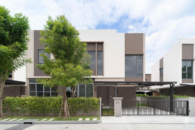 HSF94ขายหรือให้เช่าบ้านเดี่ยว2ชั้น บ้านกลางเมือง The Edition สุขุมวิท–อ่อนนุช ***ขายขาดทุน!! ใกล้รถไฟฟ้าสายสีเหลือง***ขายขาดทุน!! บ้านกลางเมือง The Edition สุขุมวิท–อ่อนนุช สนใจติดต่อ : คุณสราวุฒิ Tel. 0994108945 Line : 0994108945 ราคาเพียง 8,690,000 บาท ลดจาก 9,390,000 (ต่ำกว่าราคาโครงการ) (เช่า 70,000/เดือน ลงเฟอนิเจอร์ให้) (เช่า 65,000/เดือน ไม่มีเฟอนิเจอร์) พื้นที่ใช้สอย 153 ตร.ม. (41 ตรว) 3 ห้องนอน |  3 ห้องน้ำ |  2 ที่จอดรถ บ้านหันท�