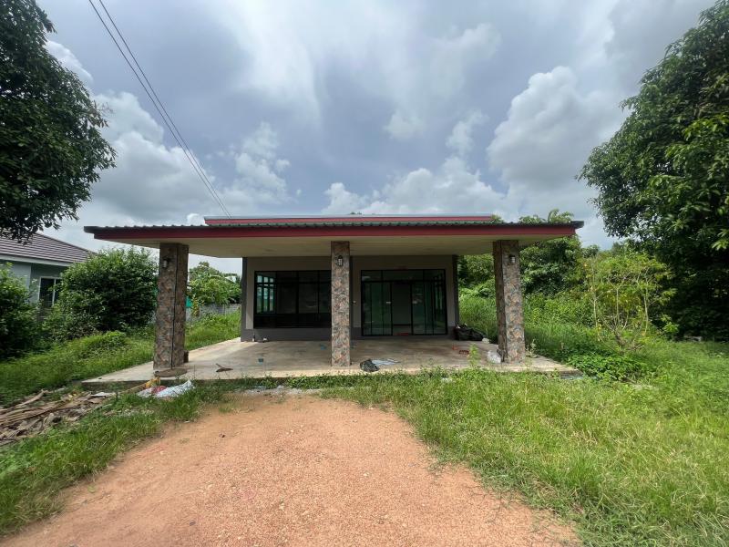    ขาย บ้านเดี่ยวนอกโครงการฉะเชิงเทรา    ถนน บ้านหนองเค็ด ต.ท่าถ่าน อ.พนมสารคาม  จ.ฉะเชิงเทรา  ราคา  2,304,000  บาท ‼️ต่อรองราคาได้เยอะมาก สนใจติดต่อเลย ‼️  รายละเอียดบ้าน ▸ เนื้อที่ 498 ตร.ว. รหัสทรัพย์ (Code ID)  : PJ-26-JK 5700797   สอบถามเพิ่มเติม / นัดชม โทร. 096-932-4624(ออมสิน) โทร. 097-419-5982(พลอย) Line : @panaya (มี@ด้านหน้า)  ปรึกษาสินเชื่อฟรี One Stop Service ดูแลตั้งแต่ต้นจนจบเคส บริษัท ปณยาคิดดี จำกัด 