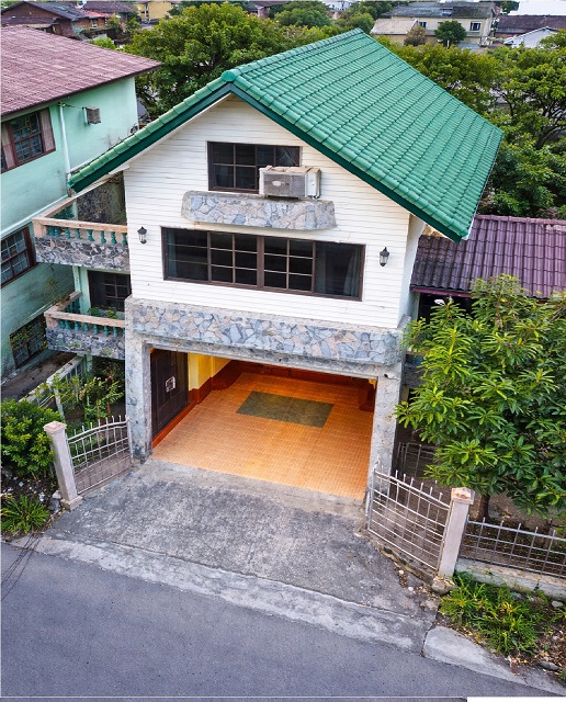 บิ๊กซี รัชดา 1 กม. MRT สุทธิสาร 700 ม.บ้านให้เช่าสองชั้นครึ่ง ฟังก์ชัน 2 นอน MRT ห้วยขวาง 1.1 กม. 2 น้ำ เดอะสตรีท รัชดา 1.4 กม. พื้นที่ใช้สอย 25 ตร.ว. 220 ตร.ม. 23,998 B-M. เหมาะพักอาศัย หรือโฮมออฟฟิศ เดินทางสะดวก เข้าออกได้หลายเส้นทางBig C Ratchada 1 km. MRT Sutthisan 700 m.  Two and a half story house for rent 2 bed 2bath located  The Street Ratchada 1.4km land size 25 sq.wa. usable area about 220 sq.m. rent 23,998 THB per month suitable for residence or home office convenient transportation with multiple access routes near Ratchada and Inthamara roadsถนนรัชดาภิเษก อโศกดินแดง แขวงรัชดาภิเษก 