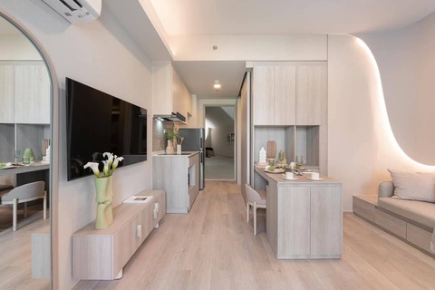 Sub1473(เจ้าของขายเอง) ขายดาวน์คอนโด โครงการ COBE RATCHADA RAMA9ห้อง One Bedroom 25.2 sq.m.  ชั้น 4 ห้อง F0407ราคาหน้าสัญญา 2,390,000บาท (ส่วนลด 80,000บาท รับหลังโอน)ราคาสุทธิ 2,310,000 บาทผ่อนดาวน์ไปแล้ว 237,360บาท  เหลืองวดสุดท้าย อีก 1, 640 บาทขายดาวน์เพียง  290,000บาท เปลี่ยนสัญญาฟรีกำหนดเสร็จตามสัญญา ไม่เกิน พฤษภาคม 2569 จองตอนราคารอบ First Preview Cashback 80,000 หลังจากโอนกรรมสิทธิ์ 45 วัน ฟรี Voucher Muvmi 1,600 บาท ขยายเวลารับประกันเฟอร์นิเจอร์จาก 1 �