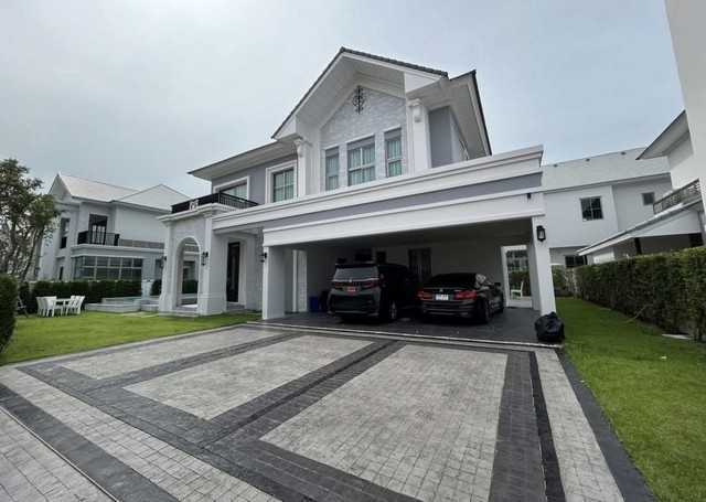 บ้านเดี่ยวหรู Perfect Masterpiece สุขุมวิท 77ขาย 45000000 บาท | ให้เช่า 350000 บาท/เดือนพร้อมอยู่ ทำเลดี ใกล้สุวรรณภูมิ เดินทางสะดวกเพียง 7 นาทีรายละเอียดบ้าน&nbsp;&nbsp;&nbsp;•&nbsp;&nbsp;&nbsp;พื้นที่ใช้สอย 315 ตร.ม.&nbsp;&nbsp;&nbsp;•&nbsp;&nbsp;&nbsp;ขนาดที่ดิน 137 ตร.ม.&nbsp;&nbsp;&nbsp;•&nbsp;&nbsp;&nbsp;สระว่ายน้ำส่วนตัว&nbsp;&nbsp;&nbsp;•&nbsp;&nbsp;&nbsp;บ้านหันหน้าทิศเหนือ วิวโปร่ง ไม่มีสายไฟบังหน้าบ้านฟังก์ชันภายในบ้าน&nbsp;&nbsp;&nbsp;•&nbsp;&nbsp;&nbsp;4 ห้องนอน&nbsp;&nbsp;&nbsp;•&nbsp;&nbsp;&nbsp;6 ห้องน้ำ&