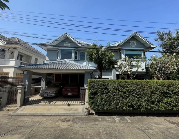 บ้านเดี่ยว 2 ชั้น โครงการอารียาชบา ซอยนวลจันทร์ 56ถนนนวลจันทร์ แขวงนวลจันทร์ เขตบึงกุ่ม กรุงเทพฯราคาขาย 10.5 ล้านบาทเนื้อที่ 61.7 ตร.ว. | พื้นที่ใช้สอย 300 ตร.ม.บ้านอยู่ตรงข้ามสวนหย่อม พักผ่อนร่มรื่น บิวต์อินทั้งหลัง ต่อเติมเต็ม ลงเสาเข็มแข็งแรงรายละเอียดบ้าน&nbsp;&nbsp;&nbsp;•&nbsp;&nbsp;&nbsp;3 ห้องนอน&nbsp;&nbsp;&nbsp;•&nbsp;&nbsp;&nbsp;3 ห้องน้ำ&nbsp;&nbsp;&nbsp;•&nbsp;&nbsp;&nbsp;ห้องดูทีวี&nbsp;&nbsp;&nbsp;•&nbsp;&nbsp;&nbsp;ห้องน้ำเล่น&nbsp;&nbsp;&nbsp;•&nbsp;&nbsp;&nb