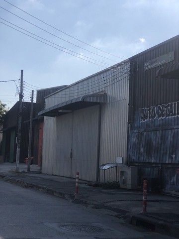 BRA598 ให้เช่าโกดัง ซอยลาดพร้าว91  ขนาด 170ตรม. ใกล้ รถไฟฟ้าสายสีเหลืองมหาดไทสนใจติดต่อ : คุณสราวุฒิ Tel. 0994108945 Line : 0994108945ให้เช่าโกดัง ซอยลาดพร้าว91  ขนาด 170ตรม.-ทางเข้ากว้าง6เมตร - โกดังสูง 6 เมตร- รถใหญ่6ล้อ 10ล้อเข้าออกได้- มีห้องน้ำ- มีระบบไฟ 1เฟส- ค่าน้ำค่าไฟ คิดตามมิเตอร์ที่ติดแยกไว้ในพื้นที่เช่า, ค่าไฟ 7 บาท/ยูนิต, ค่าน้ำ 18 บาท/ยูนิต-ใกล้   BigCลาดพร้าว ,เลียบด่วนเอกมัย-รามอินทรา ถ.ลาดพ