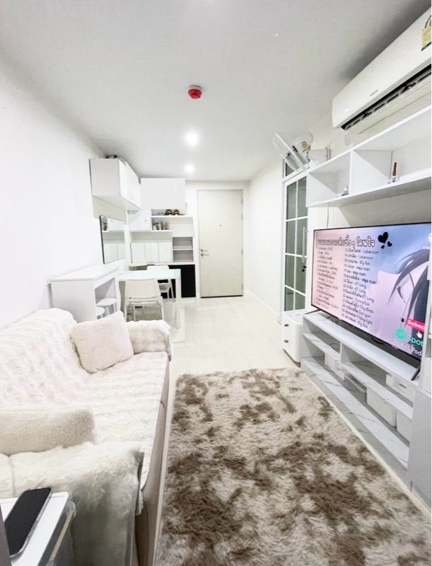 ขายคอนโด สัมมากรเอสเก้า คอนโด low-rise วิวสระว่ายนํ้าที่ตั้ง : ตำบลบางรักใหญ่ อำเภอบางบัวทอง จังหวัดนนทบุรี 11110ขนาดพื้นที่ใช้สอย : 34.25 ตารางเมตรรายละเอียดคอนโด ชั้น 81 ห้องนอน1 ห้องน้ำจุดเด่น-ใกล้สถานีรถไฟฟ้าบางรักใหญ่ -เดินทางสะดวก ขายราคา 1,250,000 บาทสนใจติดต่อ โทร : 064-659-1380ขายถูกมาก เจ้าของขายเอง