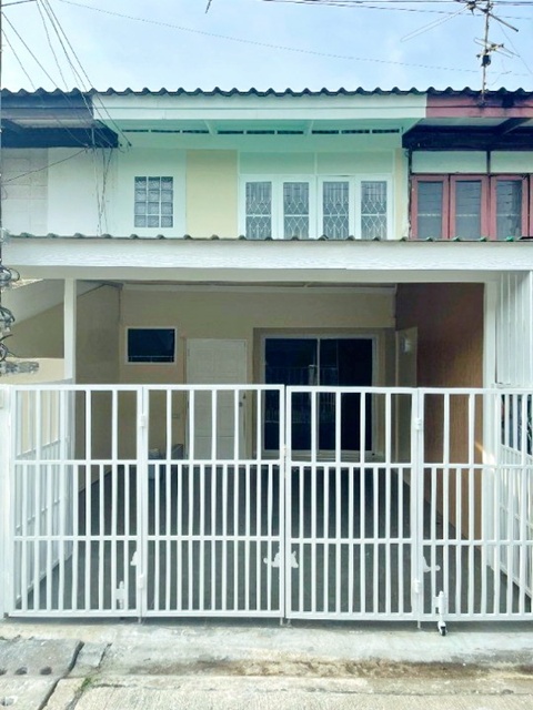 ม.ธุรกิจบัณฑิตย์ 500 ม. 3นอน ให้เช่าทาวน์เฮ้าส์ 2 ชั้น 31 ตร.วา.250 ตร.ม. ประชาชื่น10-14 MRTแจ้งวัฒนะ14 2.5กม. 1น้ำ  11,999 B-M. รีโนเวทสวยงาม แหล่งชุมชน เหมาะทำเป็นโฮมออฟฟิศ พักอาศัย เงียบสงบ รพ.นนทเวช 2.1กม. เดินทางเข้า-ออกได้หลายทาง  แยกสามัคคี-ประชาชื่น500 m. from Dhurakij Pundit University. Prachachuen10-14 MRT Chaengwattana 14. 2.5km. 2-story townhouse for rent 31sq.wa. 250sq.m. 3 bed 1 bath  Beautifully renovated. Good community. Suitable for home office or residence. Quiet and peaceful. 11,999 B-M. 2.1 km. from Nonthavej Hospital. Easy access from multiple routes Samakkee-Prachachuen intersection. แยกสามั