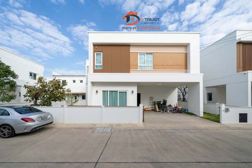 ให้เช่า บ้านเดี่ยว โมเดน พระราม 2 (แบบบ้าน Marie) เนื้อที่ 65.8ตร.ว. 4 นอน 4 น้ำ 1ห้องครัว จอดรถได้ 2 คัน รอบบ้านจะมีพื้นที่สำหรับทำสวนส่วนตัว มีเฟอร์ฯ พร้อมอยู่       การเดินทางสะดวก เชื่อมต่อถนนพระราม 2ใกล้วงแหวนฝั่งตะวันตก และทางด่วนดาวคะนอง ใช้เข้า-ออกเมืองได้สะดวก.ชั้น 1 ::: 1 ห้องนอน / 1 ห้องน้ำ / 1 ห้องทำงาน / 1 ห้องครัว แอร์รวม 3 เครื่องชั้น 2 ::: 3 ห้องนอน / 3 ห้องน้ำ (มีแอร์ กับ ห้องน้