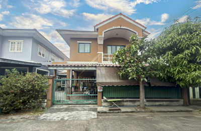 BHL1188บ้านแฝด บ้านบุรีรมย์ พระราม 2 - เอกชัยที่ตั้ง : 95/384  ซอย31 ตำบลบางน้ำจืด อำเภอเมืองสมุทรสาคร จังหวัดสมุทรสาครรายละเอียด- เนื้อที่ 37.1 ตร.ว. พื้นที่ใช้สอย 135 ตร.ม - 3 ห้องนอน 2 ห้องน้ำ 1 ห้องรับแขก  - 2 ห้องครัว - 4 แอร์ - 1 ที่จอดรถ- หันหน้าทิศตะวันออกเฉียงใต้- ค่าส่วนกลาง 300 ต่อเดือนทำเลใกล้เคียง - เซ็นทรัลพลาซ่าพระราม 2 - เซ็นทรัลพลาซ่ามหาชัย - โลตัสพระราม 2 - โฮมโปร- ตลาดบางบอน- index living