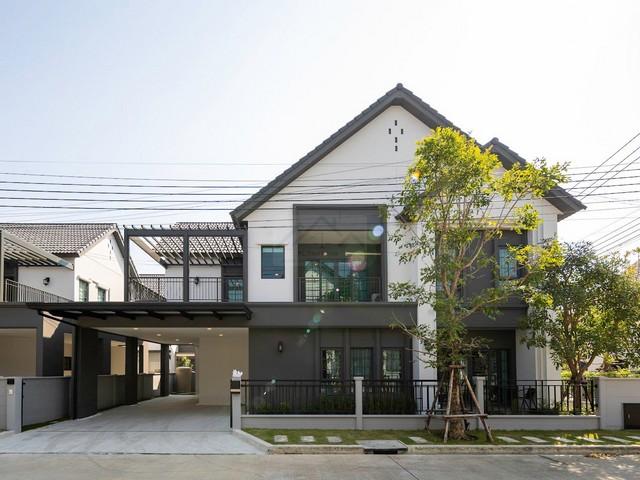  ให้เช่าบ้านเดี่ยว 2 ชั้น 303 ตรม. 4 ห้องนอน โครงการ CENTRO BANGNA หลังเมกะบางนา บ้านใหม่ เฟอร์พร้อมอยู่ติดต่อ:: ชยา โทร/ID Line:: 0942823961Link Line:: https://line.me/ti/p/3xFA1An8Kcรหัส# T26-097บ้านเดี่ยว 2 ชั้น โครงการ CENTRO BANGNAบ้านอยู่ต้นซอย บ้านใหม่ยังไม่เคยเข้าอยู่ โลเคชั่นทอง หลังเมกะบางนา- ขนาดบ้าน 303 ตรม.- 4 ห้องนอน (บิวท์อินทุกห้อง)- 5 ห้องน้ำ- 2 ห้องนั่งเล่น 1 ห้องแม่บ้าน 1 ห้องครัว- 3 ที่จอดรถ (รถไม่โดนแดด)- บ้านทิศเหนือ แด�