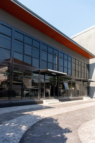 Office + Warehouse 100 ตร.วา 2 ชั้น 332ตร.ม. ที่จอดรถ : 200 ตร.ม.ที่ตั้งทำเล : ซอยปุณณวิถี 29 ถนนสุขุมวิท 101ทางเข้า-ออก : ทางหลัก ประตูกว้างสะดวก ซ.ปุณณวิถี 29 ทิศตะวันออก , ทางรอง ประตูหลัง สามารถลงของ ส่ง-รับ ของ เข้า-ออกได้ ซ.ปุณณวิถี29/1เนื้อที่ : 100 ตร.วาอาคาร : 2 ชั้น 332ตร.มที่จอดรถ : 200 ตร.ม. หน้าอาคารกว้าง จอดได้หลายคันราคาขาย : 24,000,000฿สนใจสอบถามข้อมูลเพิ่มเติม และนัดดู B58Mobile : 099-0964478 , 098-9566391Line ID :@Goodassets (มี@)คลิกแ�