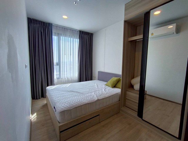 ให้เช่า คอนโด Chewathai เกษตร-นวมินทร์ แขวงเสนานิคม เขตจตุจักร กทม. รหัส TTR 2683ให้เช่า คอนโด Chewathai เกษตร-นวมินทร์ทำเลดี ใกล้ ม.เกษตร เดินทางสะดวก อยู่สบาย ครบจบในที่เดียว✨ ห้องชั้น 11 | ทิศใต้ขนาด 1 ห้องนอน 1 ห้องน้ำห้องพร้อมอยู่ มีเฟอร์นิเจอร์บิวท์อินบางส่วน + เครื่องใช้ไฟฟ้า (ตามภาพ)- สิ่งอำนวยความสะดวกจัดเต็ม• Sky Infinity Edge Pool• Stylish Lobby• Co-Working / Co-Learning Hub• Fitness & Active Studio• Library & Garden Space• Home Automation• Shuttle Service• �