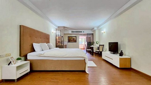 ด่วน! ราคาพิเศษเพียง 2.59 ล้าน 56.2 ตรม. #Hillside4 คอนโดใจกลางเมือง เดินไป #นิมมาน ได้ ห้องกว้าง #เฟอร์นิเจอร์ครบ อยู่เองก็ดี ลงทุนก็แรง รายละเอียดห้องชั้น 3ขนาด 56.2 ตารางเมตร1 ห้องนอน1 ห้องนั่งเล่น1 ห้องครัว1 ห้องน้ำห้องกว้างมาก มีระเบียงเฟอร์นิเจอร์ครบ พร้อมเข้าอยู่เหมาะอย่างยิ่งสำหรับลงทุนปล่อยเช่า เครื่องใช้ไฟฟ้าเครื่องซักผ้าฝาบนเครื่องปรับอากาศเครื่องทำน้ำอุ่นต�