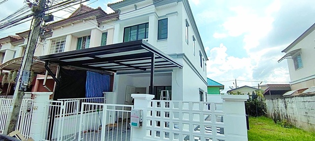 ฟิวเจอร์พาร์ค รังสิต 2.75ม. ให้เช่าบ้าน หลังมุม 2ชั้น  2นอน 2 น้ำ ใกล้ ม.กรุงเทพ 900 ม. คลองหลวง 28 ตร.วา. 230 ตร.ม. พร้อมเฟอร์ฯ และเครื่องใช้ไฟฟ้าครบ 13,999 B-M.ตลาดไท 3 กม.หาของกิยง่าย ใกล้ทางด่วน เดินทางสะดวก BTS รังสิต 5กม.Future Park Rangsit 2.75m. For rent 2story corner house 2beds 2baths near Bangkok University 900 m Khlong Luang land size 28 sq.wa usable area 230 sq.m fully furnished with electrical appliances rent 13,999 THB per month 3 km. to Talat Thai market near expressway convenient transportation 5 km. to Rangsit Red Line BTSคู่ขนานถ.พหลโยธิน คลองหลวง  ซอยโรงกษาปณ์ คลองหนึ�