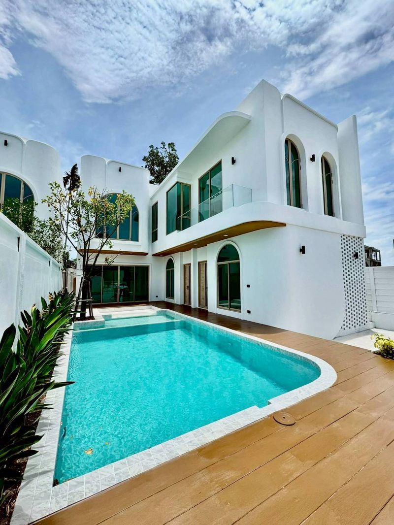 ขายพูลวิลล่าทะเลพัทยา  ขายพร้อมผู้เช่า3ปี  Yield 9%  ราคาดีทำเลดี ติดต่อผึ้งรติ 0619419639 