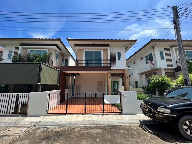    ขาย บ้านเดี่ยว โครงการ แพนนาเซียวิลเลจ การเดินทางสะดวก ถนนมอเตอร์เวย์ กรุงเทพ-ชลบุรี สายใหม่  ต.สำนักบก อ.เมืองชลบุรี จ.ชลบุรี  ราคา  2,610,000  บาท (ต่อรองราคาได้เยอะมาก สนใจติดต่อเลย)  รายละเอียดบ้าน - เนื้อที่ 41.3 ตร.ว. -  3 ห้องนอน 3 ห้องน้ำ  -  1 ที่จอดรถ  พิกัดบ้าน https://maps.app.goo.gl/aem4wvcBo6FPKwd97  สถานที่ใกล้เคียง   - โรบินสันไลฟ์สไตล์ ชลบุรี - แม็คโคร ฟู้ดเซอร์วิส อมตะนคร - ดูโฮม ชลบุรี - โฮมโปร �