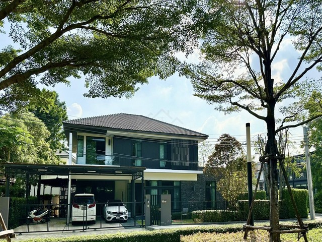 ให้เช่า-ขายบ้านเดี่ยว 2 ชั้นหลังมุม 125 ตรว. 5 ห้องนอน หมู่บ้านมัณฑณา1 บางนา กม.7 ซอยราชวินิตบางแก้ว ติดหน้าสวน วิวสวย ใกล้เมกะบางนา *** ราคาเช่า 180,000 บาท/เดือน *** ราคาขาย 34.9 ล้านบาท ติดต่อ:: ชยา โทร/ID Line:: 0942823961   Link Line:: https://line.me/ti/p/3xFA1An8Kcรหัส# T26-135  บ้านเดี่ยว 2 ชั้นหลังมุม หมู่บ้านมัณฑณา1 บางนา กม.7 หลังมุม ติดหน้าสวน วิวสวยสุดขนาด 125 ตรว พื้นที่ใช้สอย 330 ตรม5 ห้องนอน 6 ห้องน้ำ 1 ห้องแม่บ้าน 1 ห้องรีด