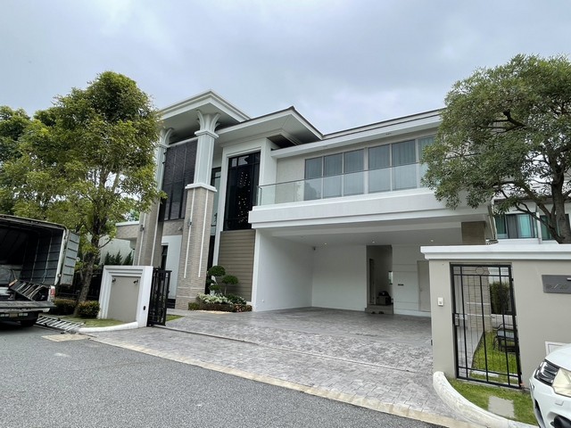 รหัสC7048 ให้เช่าบ้านเดี่ยวพร้อมสระว่ายน้ำส่วนตัว The Pavilla (Private Residences) Bangbon 3 เดอะ พาวิลลา บางบอน 3**ให้เช่า**ราคาเช่า 120,000 บาท/เดือน(ประกัน2 ล่วงหน้า1)สนใจติดต่อโทร : 095-823 9789 คิทLine id : candy.456Line Add Friend : https://line.me/ti/p/rHhjrvhm_zบ้านเดี่ยวพร้อมสระว่ายน้ำส่วนตัว The Pavilla (Private Residences) Bangbon 3 เดอะ พาวิลลา บางบอน 3เนื้อที่ 120 ตารางวา  พื้นที่ใช้สอย 485 ตารางเมตร4 ห้องนอน 4 ห้องน้ำที่จอดรถ 6 คัน (ในบ้าน)ฟรีค่าล้างสระ ทุกเดือน  - ค่าล�