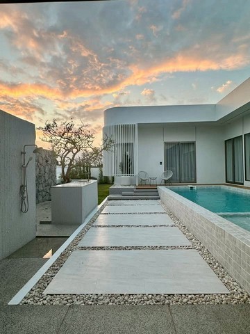 Brand-New Modern Pool Villa ฟังก์ชันครบครัน เดินทางสะดวก หางดง 