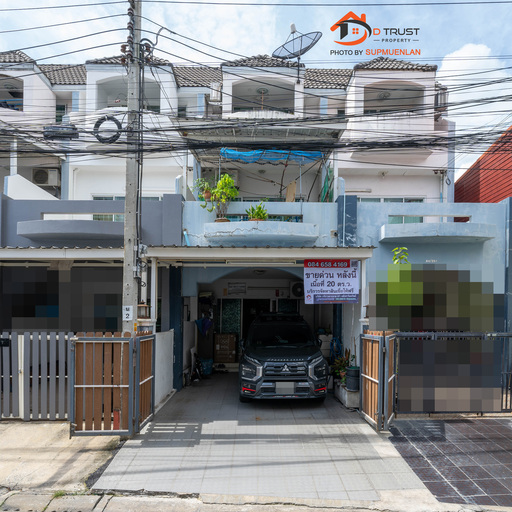 ปรับลดราคาขายลงเหลือ 2.35ล้าน เท่านั้น.ขาย ทาวน์เฮ้าส์ 3 ชั้น ในซอยวัดเวฬุวนาราม 12 เเยกซอยเทพประทาน 9 ถนนสรงประภา ดอนเมือง เนื้อที่ 20 ตร.ว. 4 ห้องนอน 3 ห้องน้ำ 1 ห้องครัว เเยกเป็นสัดส่วน สภาพโครงสร้างภายในบ้านดี ตกแต่งทำสีบางส่วนพร้อมเข้าอยู่ได้เลย เหมาะการพักอยู่อาศัย หน้าบ้านกว้าง จอดรถได้ 1คัน.การเดินทางสะดวกสามารถเข้าออกได้หลายเส้นทาง จากซอยหมู่บ้านมาออก ถ.�