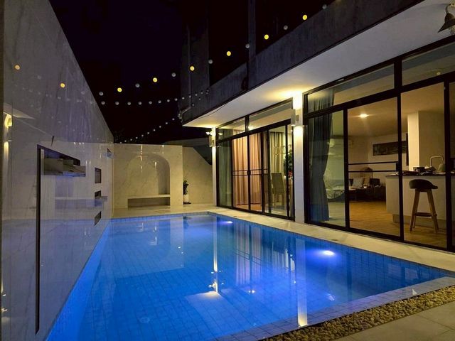 ขาย 7.59 ล้าน 50 ตรว. #พูลวิลล่า 2 ชั้น #สไตล์โมเดิร์น #อำเภอเมือง เฟอร์ครบ #พร้อมเข้าอยู่​ #ใกล้สนามบินเชียงใหม่