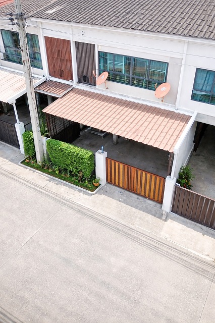 ให้เช่าทาวน์เฮาส์ 2 ชั้น ฟังก์ชัน 3 นอน 2 น้ำทำเลบรมราชชนนี สาย 5 ทำเลบรมราชชนนี สาย 5  เซ็นทรัล ศาลายา 600 ม.