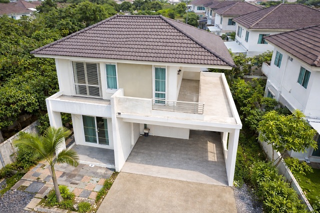 บ้านเดี่ยวให้เช่า 3 นอน 2 น้ำ 51 ตร.วา.  ติวานนท์-ราชพฤกษ์ โรบินสัน ราชพฤกษ์ 2.5 กม. MRT คลองบางไผ่ 5 กม.