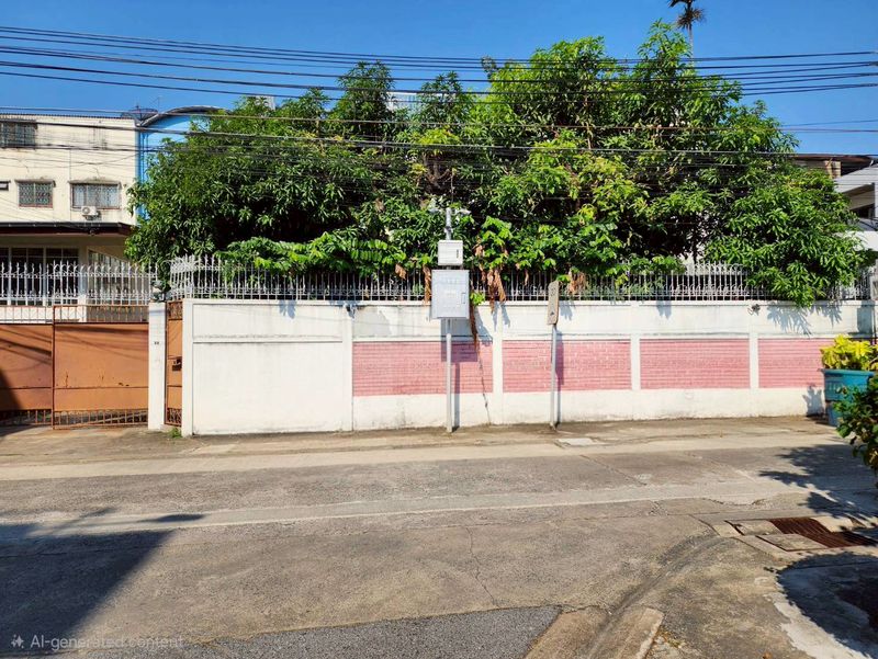 ขายที่ดินทำเลดีซอยรามคำแหง 8 แยก 8 รถไฟฟ้า BTS รามคำแหงอยู่ปากซอย ราคาดีทำเลดีมาก ติดต่อ ผึ้งรติ061-94-19639