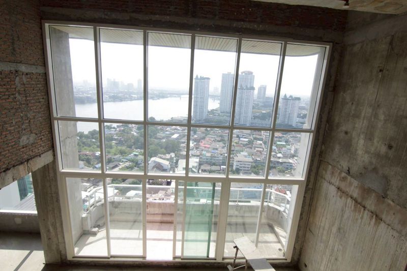 ขายเพ้นท์เฮ้าส์ 3 ชั้น โครงการ The watermark ทำเลดี ริมน้ำเจ้าพระยา  ราคาดีทำเลดีติดต่อ ผึ้งรติ0619419639 