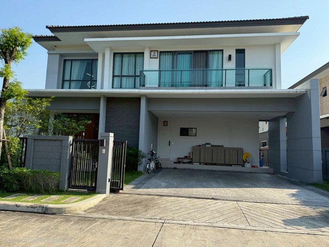 ขายบ้านเดี่ยว เดอะซิตี้ บรมราชชนนี-ทวีวัฒนารายละเอียด-4 ห้องนอน 4 ห้องน้ำ-3 ที่จอดรถ 2 ห้องนั่งเล่น-ครัว, ห้องแม่บ้าน, แอร์ครบทุกห้อง- ขนาดที่ดิน 117 ตร.ว.-พื้นที่ใช้สอย 309 ตร.ม.-ค่าส่วนกลางเพียง 27 บาท/ตร.ว.-หน้าบ้านหันทิศเหนือ- ไม่มีเสาไฟหน้าบ้านความพิเศษของบ้านหลังนี้- ตกแต่งบ้านตามหลักฮวงจุ้ยเพื่อความเป็นสิริมงคลและสุขภาพดีของผู้อยู่อาศัย- ตกแต่งแบบ Modern Luxury พร้อมเฟ