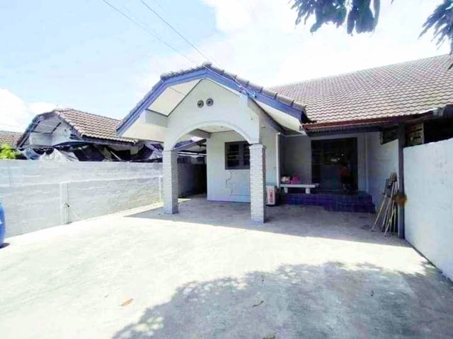 ถนนราชพฤกษ์ 3 กม. เซ็นทรัลเกตเกต 3 กม. ถนนบางกรวย ไทรน้อย 100 ม.  MRT คลองบางไผ่ 3 กม. บ้านชั้นเดียวให้เช่า 3 นอน 2 น้ำ 24 ตร.ว. 95 ตร.ม. 