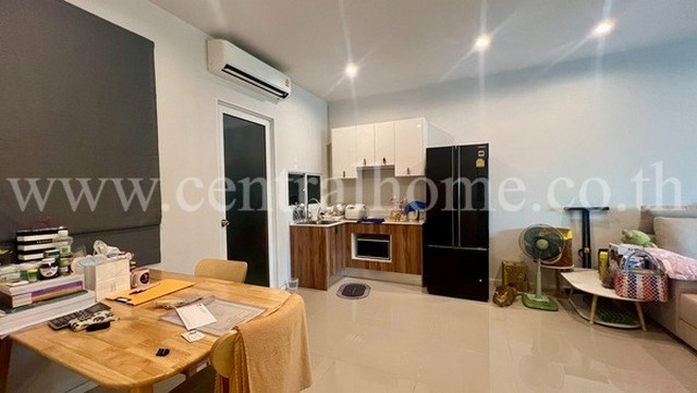 ให้เช่าทาวน์เฮาส์ 2 ชั้น ฟังก์ชัน 3 นอน 2 น้ำทำเลบรมราชชนนี สาย 5 ทำเลบรมราชชนนี สาย 5  เซ็นทรัล ศาลายา 600 ม.