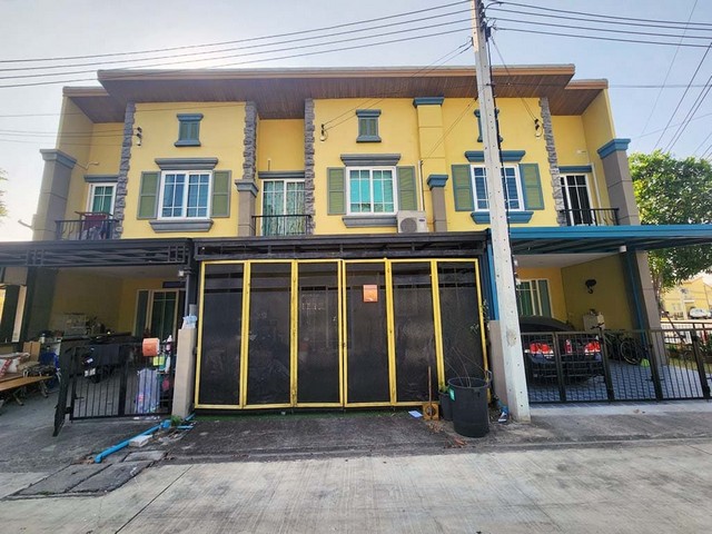 ขายทาวน์เฮ้าส์  หมู่บ้านบ้านโกลเด้น ทาวน์ รัตนาธิเบศร์-เวสต์เกต ถนนจันทร์ทองเอี่ยม นนทบุรี