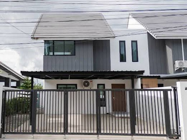 ขายบ้านใหม่ สารภี–ต้นยาง ใกล้ถนนซุปเปอร์ไฮเวย์ เชียงใหม่ ราคาพิเศษ 2.19 ล้านบาทบ้านเดี่ยวสร้างใหม่ ทำเลศักยภาพ ใกล้ถนนซุปเปอร์ไฮเวย์ เชื่อมต่อเชียงใหม่–ลำพูน เดินทางสะดวก เหมาะสำหรับอยู่อาศัยเองหรือเป็นบ้านหลังแรก ในงบประมาณที่ผ่อนสบายกว่าการเช่าราคาเพียง 2.19 ล้านบาท(จาก 2.39 ล้านบาท)ฟรีเฟอร์นิเจอร์ | ฟรีแอร์ | ฟรีค่าโอนจองเพียง 1,000 บาท กู้ไม่ผ่านคืนเงิน 100%รา