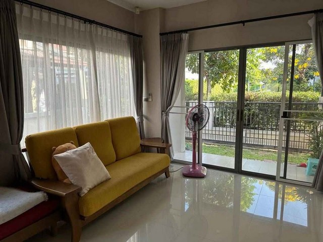 ให้เช่าบ้านเดี่ยว  ใกล้โรบินสันลาดกระบัง ใกล้The Paseo Mall 140 เมตร และ ตลาดลานบุญ 750 เมตร เพอร์เฟค เพลส สุขุมวิท 77 - สุวรรณภูมิ เฟส 6