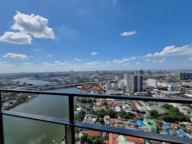 ขายด่วน! ห้องสวย วิวแม่น้ำ ชั้นสูง 333 Riversideราคาพิเศษ 6.49 ลบ. พร้อมสัญญาเช่า Yield 4.25%เช่า 23,000 บาท ต่อ เดือน (สัญญาขั้นต่ำ 1 ปี)ไฮไลท์ห้อง:1 ห้องนอน 1 ห้องน้ำ 46 ตร.ม. ชั้น 41 วิวแม่น้ำเจ้าพระยาทิศเหนือบิวท์อินครบ สไตล์ Cozy Modern ออกแบบโดยอินทีเรียมืออาชีพเตียง 6 ฟุตในห้องนอน + เตียงพับ 5 ฟุตในห้องนั่งเล่นไฮไลท์ทำเล:ติด MRT บางโพ / ท่าเรือบางโพSkywalk เชื่อมห้าง Gateway บางซื่อใกล้ รพ.บางโพ / ศูนย์การ�