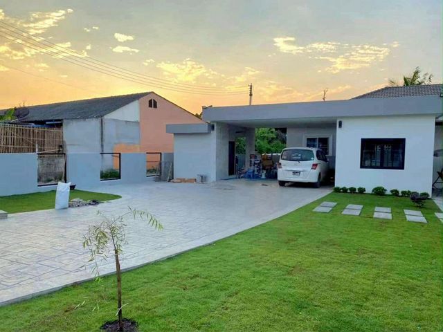 โซนสันกำแพง ขายเพียง 3.99 ล้าน 205 ตรว. บ้านเดี่ยว ทำเลทอง #สไตล์โมเดิร์น #ขายต่ำกว่าราคาประเมิน เพียง 5 นาที ถึง #ถนนคนเดินสันกำแพง