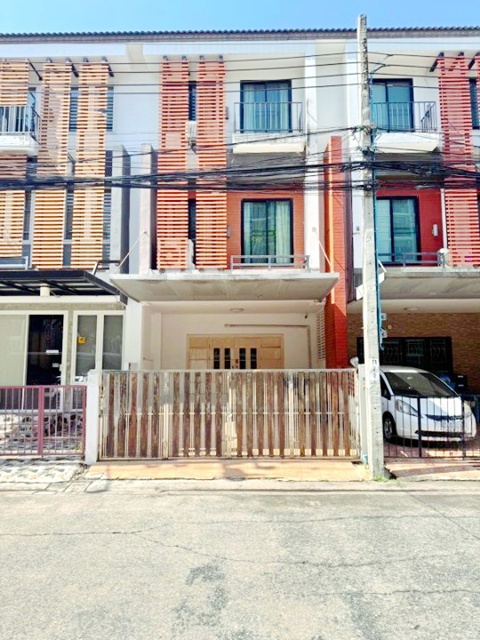 สุขุมวิท 101-1 BTS อุดมสุข 900 ม.ทาวน์โฮมให้เช่า 3 ชั้น ฟังก์ชัน 3 นอน 3 น้ำ ใกล้รร.นานาชาติบางกอกเพรพ 2.4 กม. อุดมสุข 18 ตร.วา. 200 ตร.ม. 