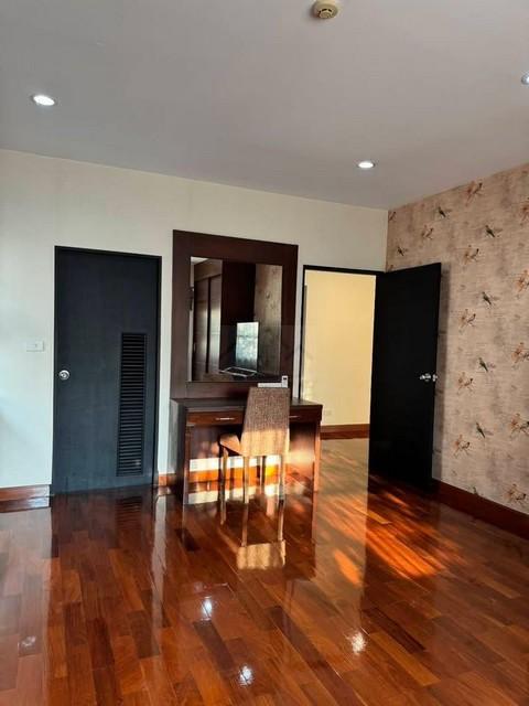 ให้เช่าบ้านเดี่ยว 2 ชั้น 220 ตร.ม. โครงการบ้านศศิดา สุขุมวิท 24 Unit B ใกล้ BTS พร้อมพงษ์