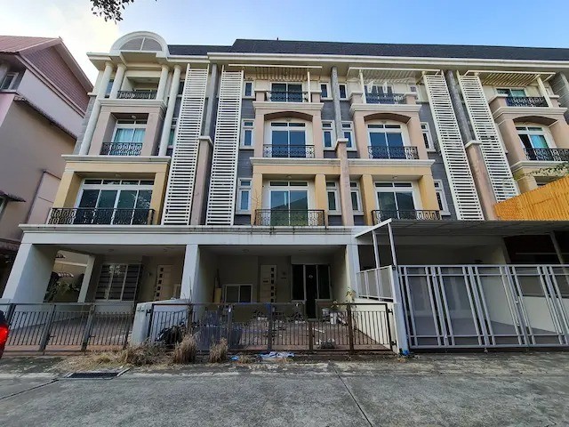  ขาย ทาวน์เฮ้าส์ โครงการ เดอะแพลทตินั่มเพลส โยธินพัฒนา ถนน โยธินพัฒนา