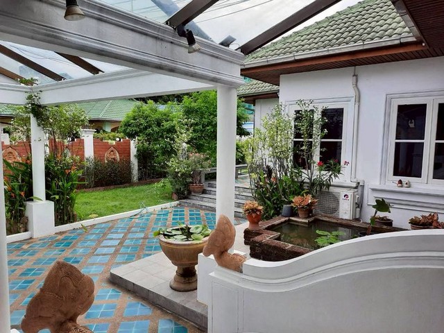 ขายด่วนบ้านเดี่ยว ชั้นเดียว หมู่บ้าน ในซอยเนินพลับหวาน ขนาดพื้นที่ 150 ตรว