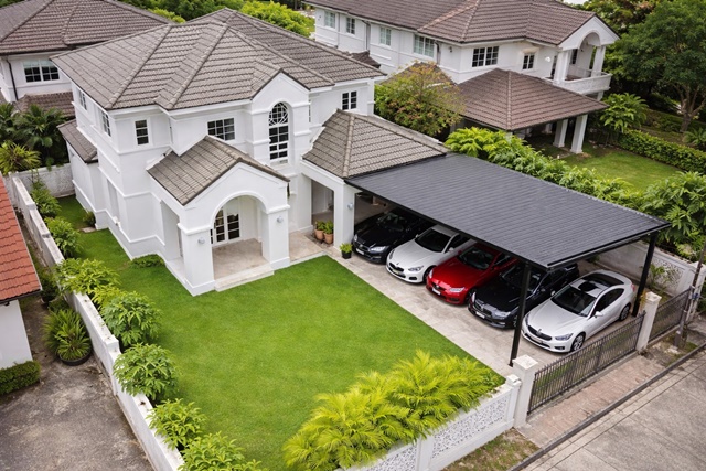 โลตัส บิ๊กซี สุวินทวงศ์ 2.4 กม.  3 น้ำ 100 ตร.ว. 300 ตร.ม. ตลาดมีนบุรี 1.6 กม. คฤหาสน์ เช่าบ้านเดี่ยว 2ชั้น 5นอน นิมิตรใหม่1-10 